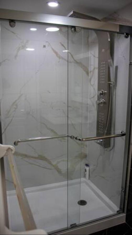 Riz Khan Peaceful Mississauga Home מראה חיצוני תמונה